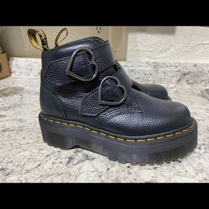 Dr Marten Devon Heart Boots